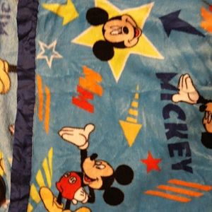 Mickey throw 40in hy 50in.